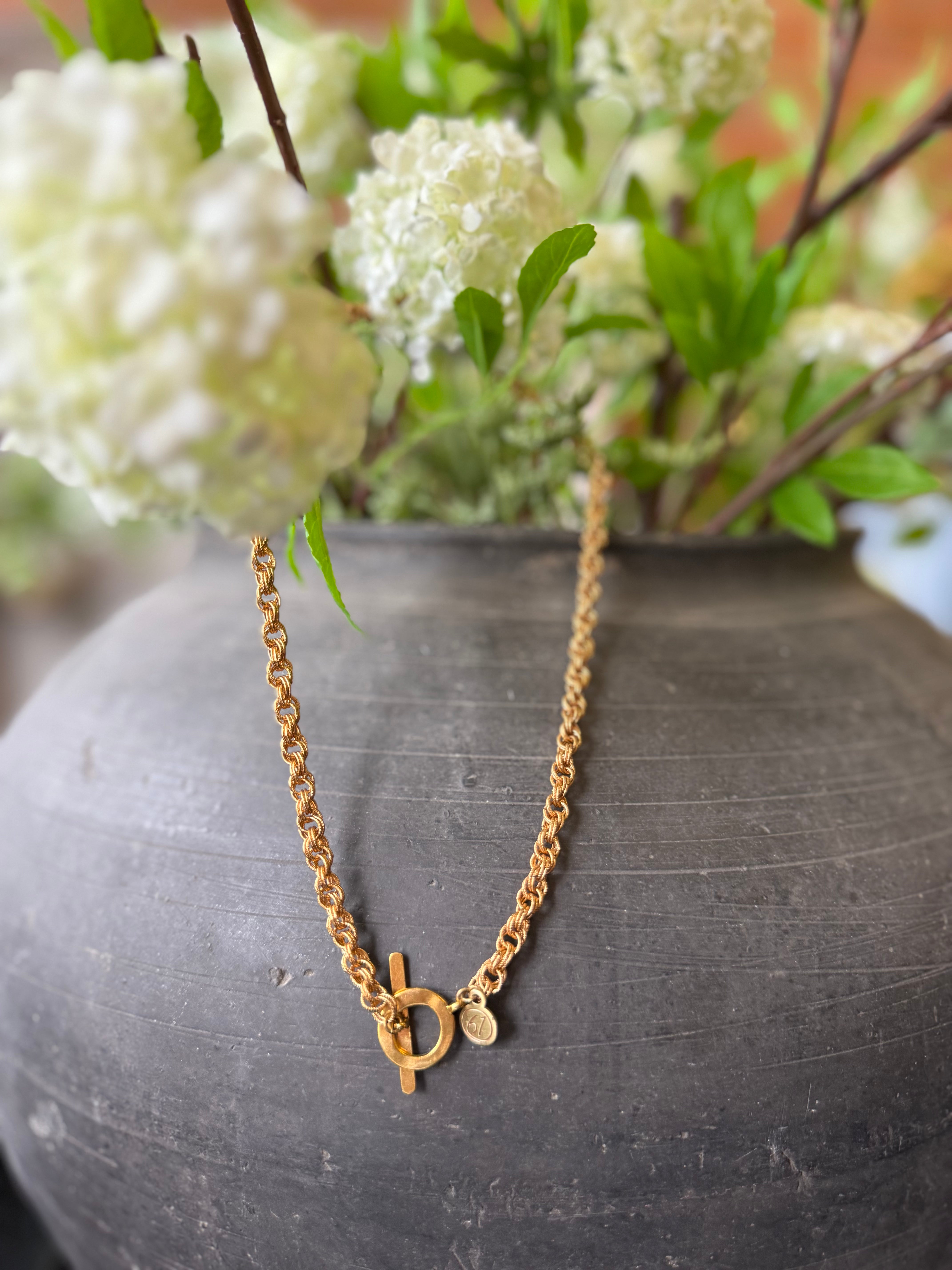 Twist Necklace - Hen and Bear