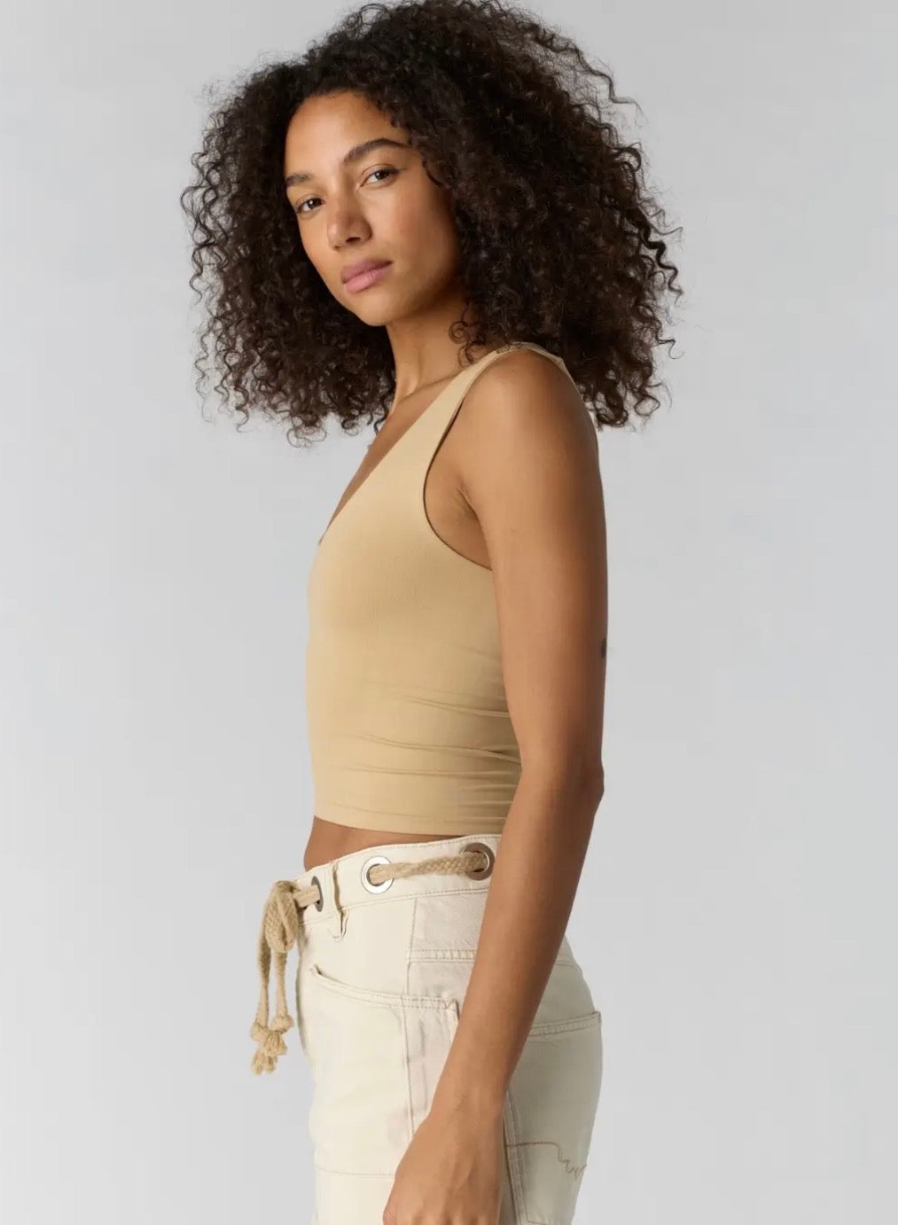 Clean Lines Muscle Cami - Oat Latte