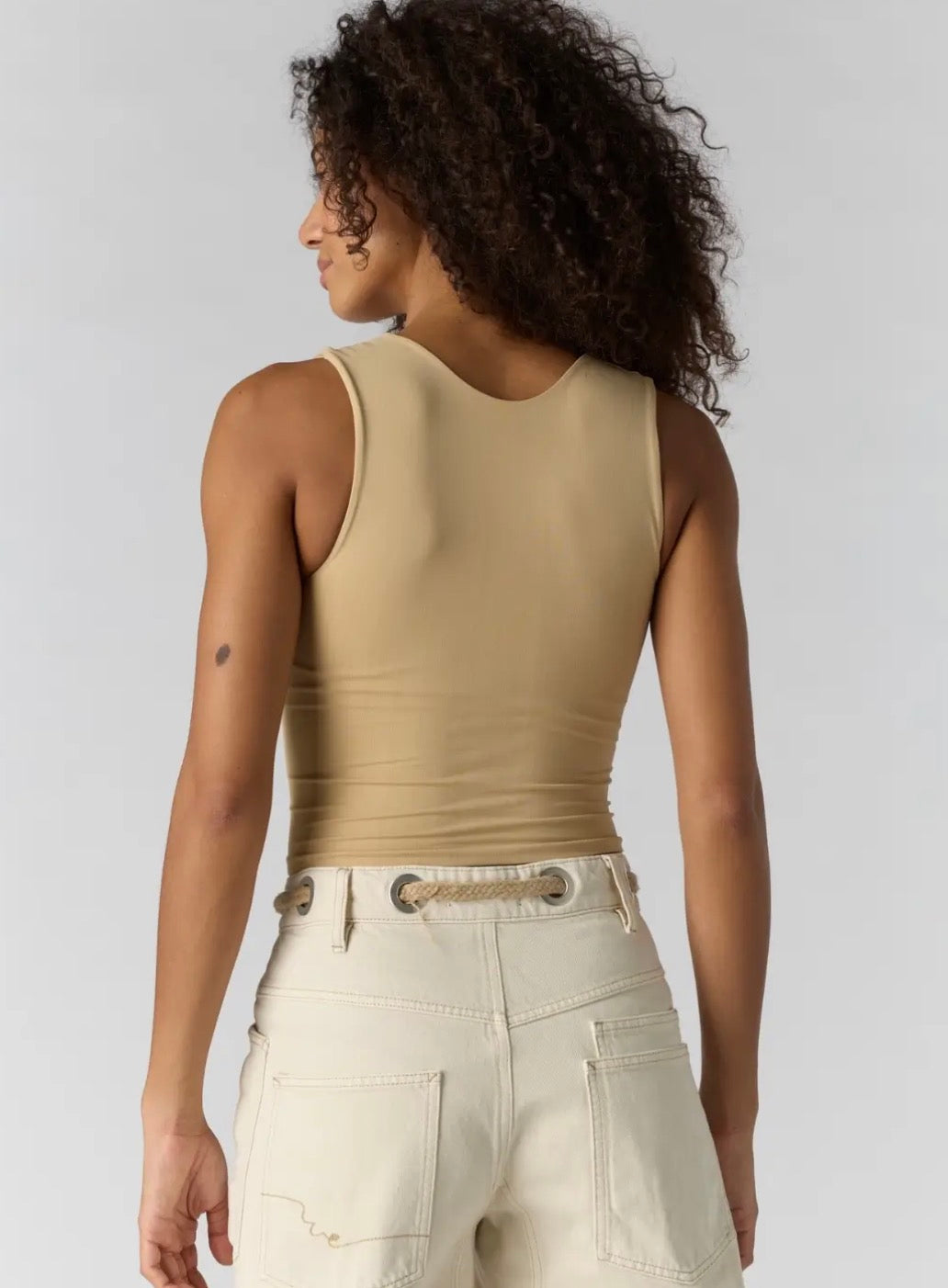 Clean Lines Muscle Cami - Oat Latte