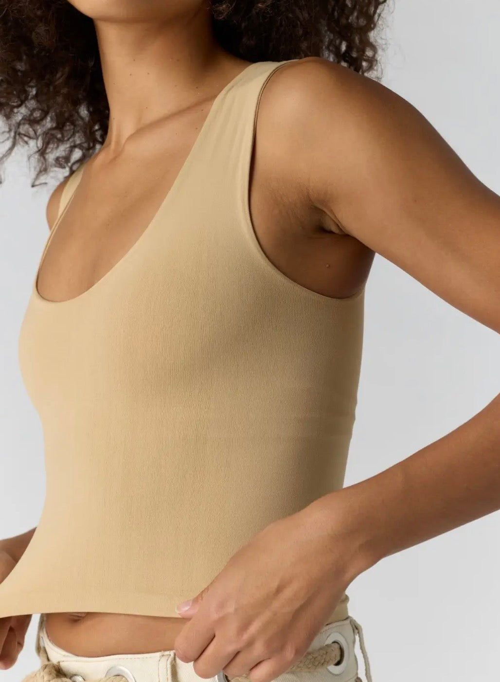 Clean Lines Muscle Cami - Oat Latte