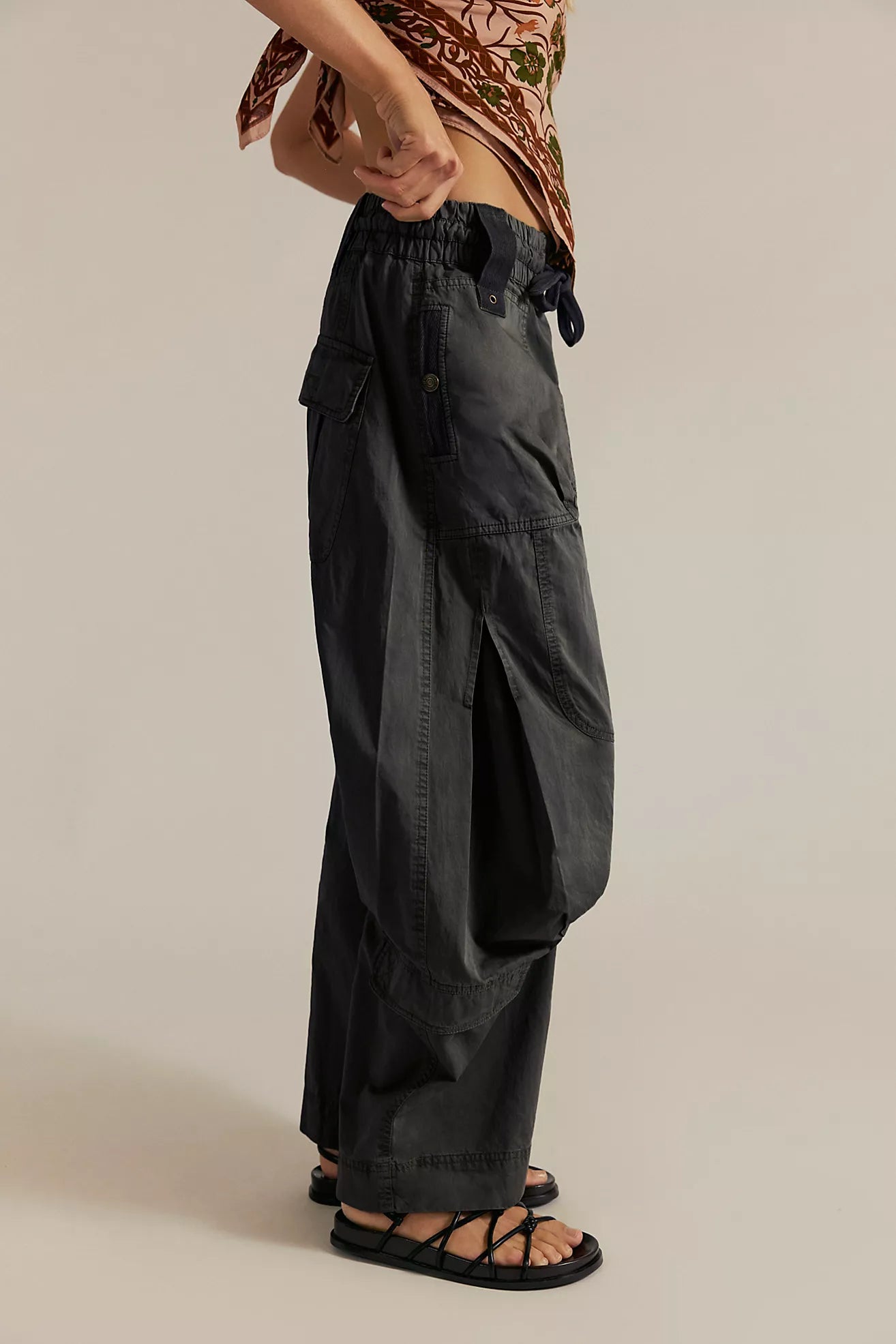 Onset Parachute Pant - Black Sand