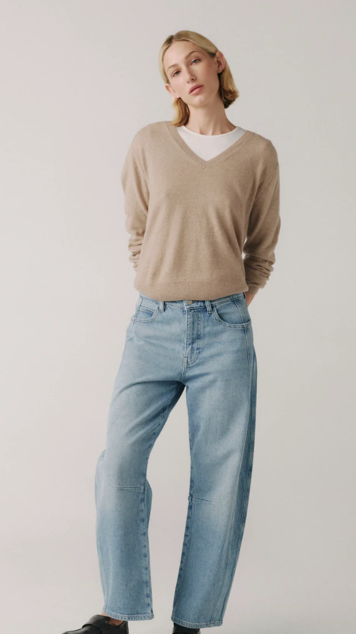 BNA - Soft Curve Barrel Jeans- New Romantics