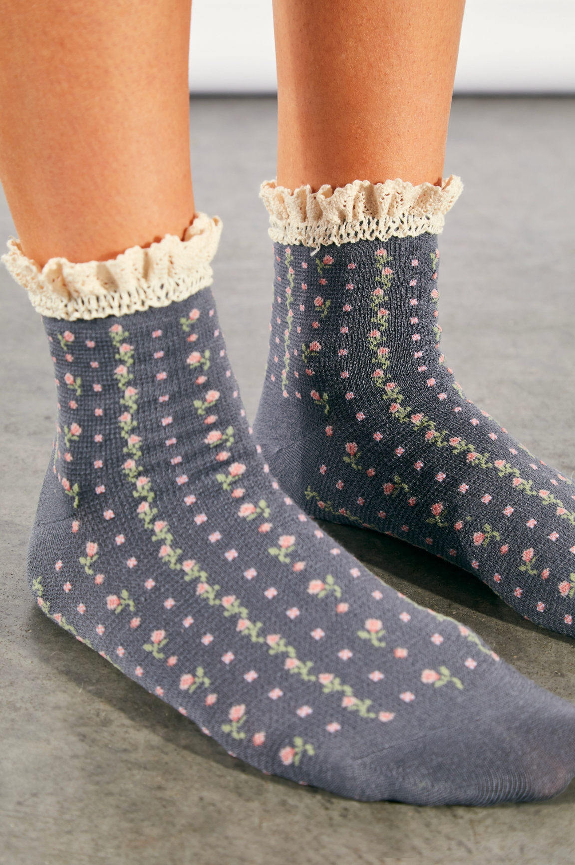 Rosebud Waffle Socks - Charcoal