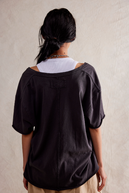 Nina Tee V - Black