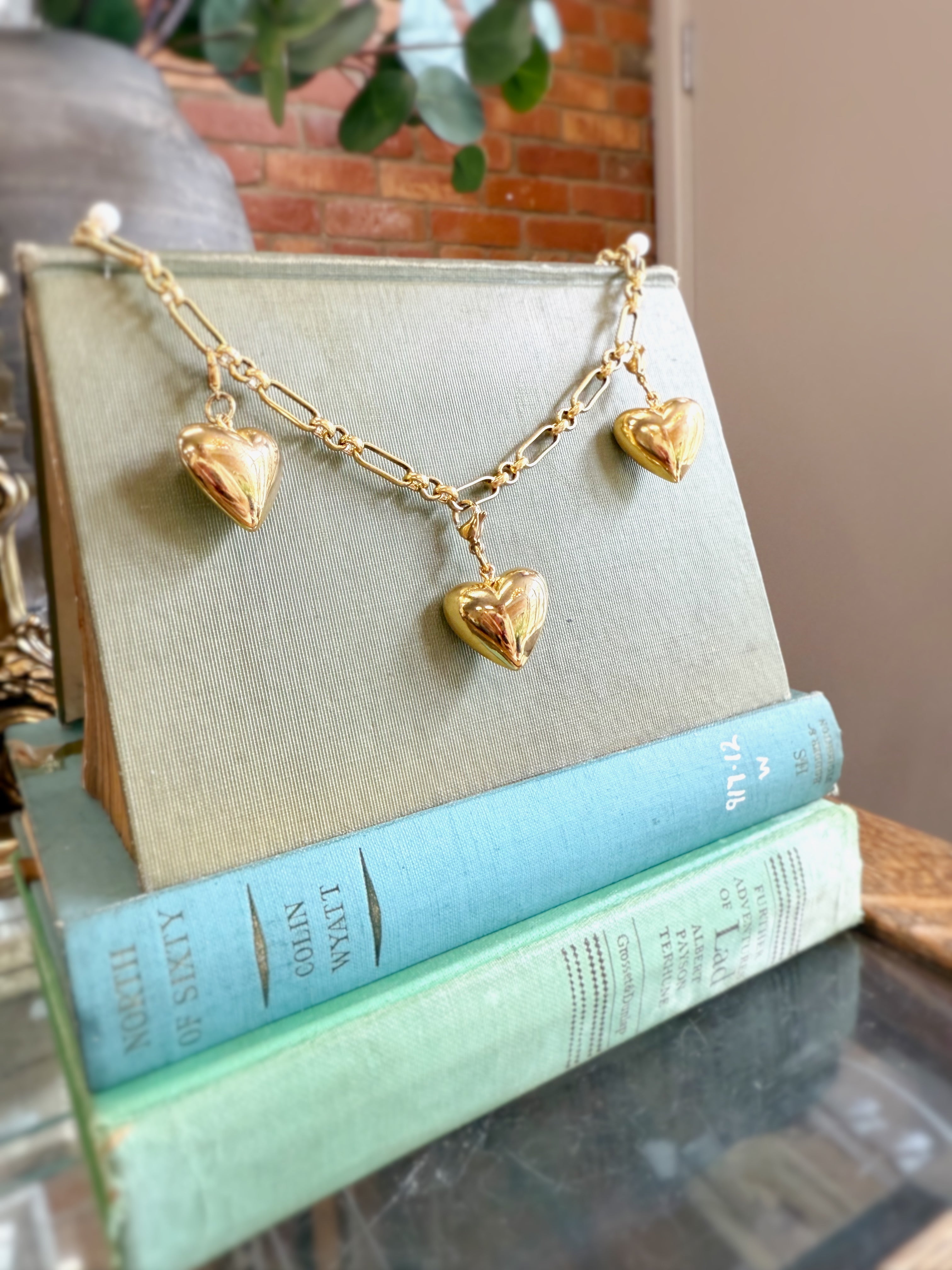 Queen Chain Necklace - Hen and Bear