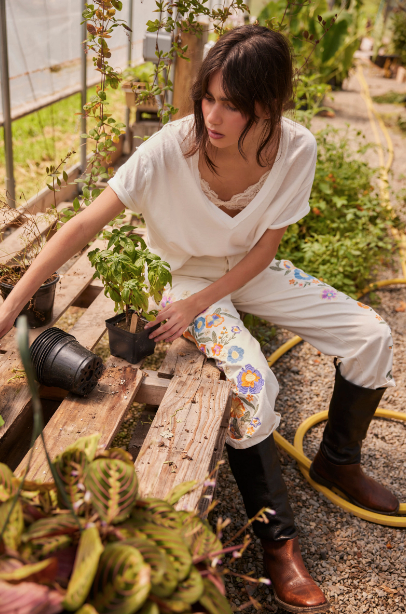 Nina Tee V - Ivory