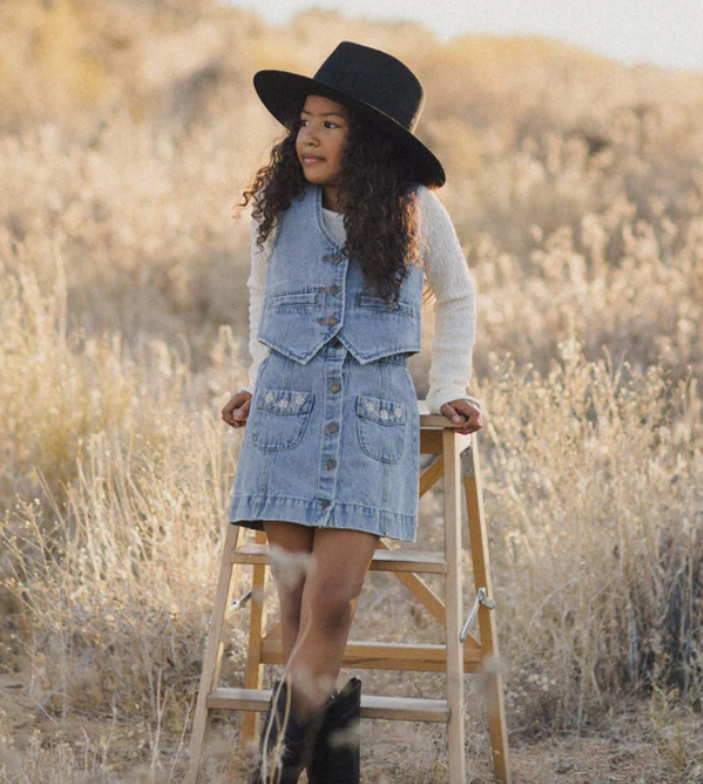 Denver Mini Skirt || Light Washed Denim