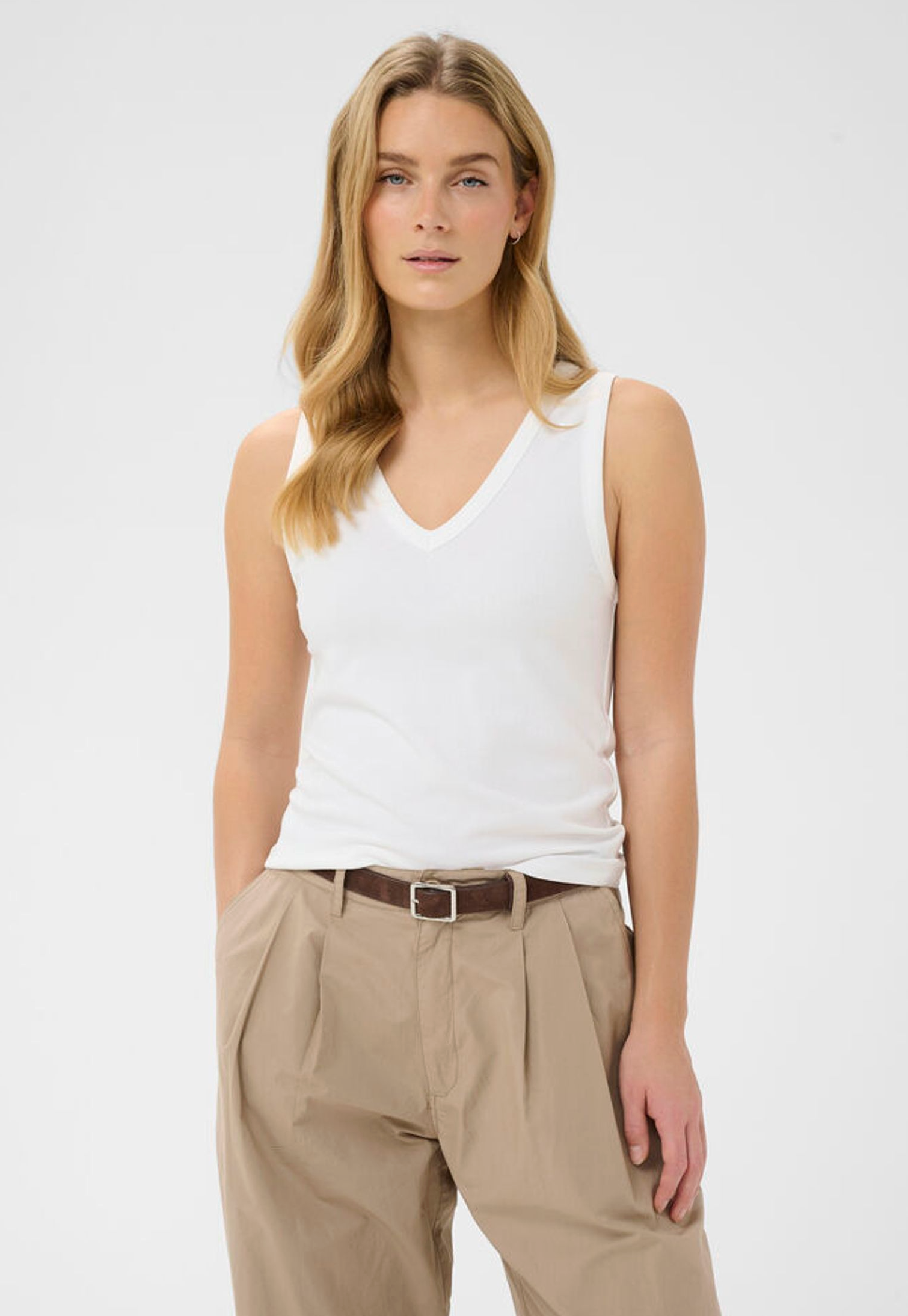 Nikkia - V Neck Tank - Bright White