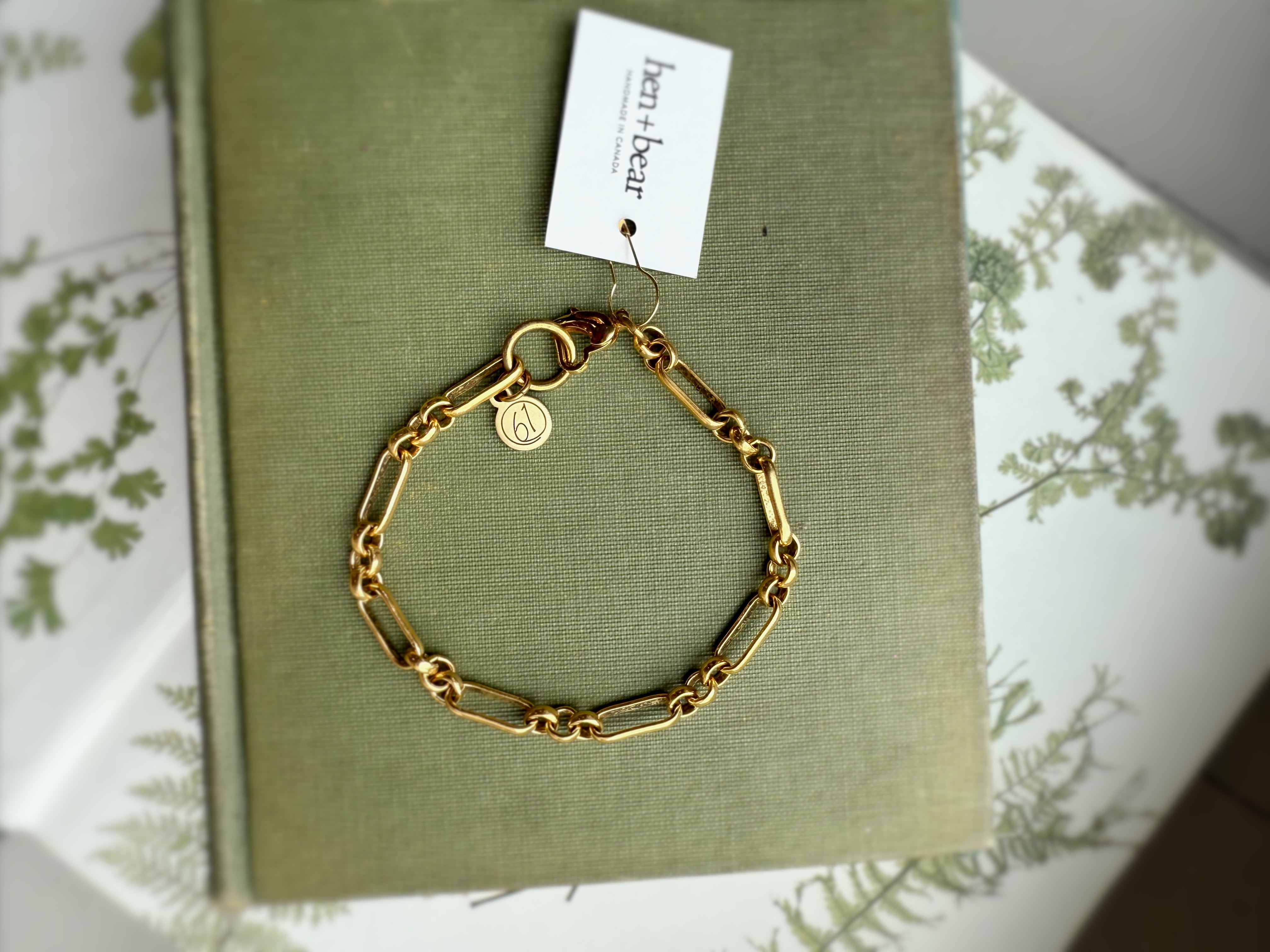 Queen Bracelet - Hen and Bear