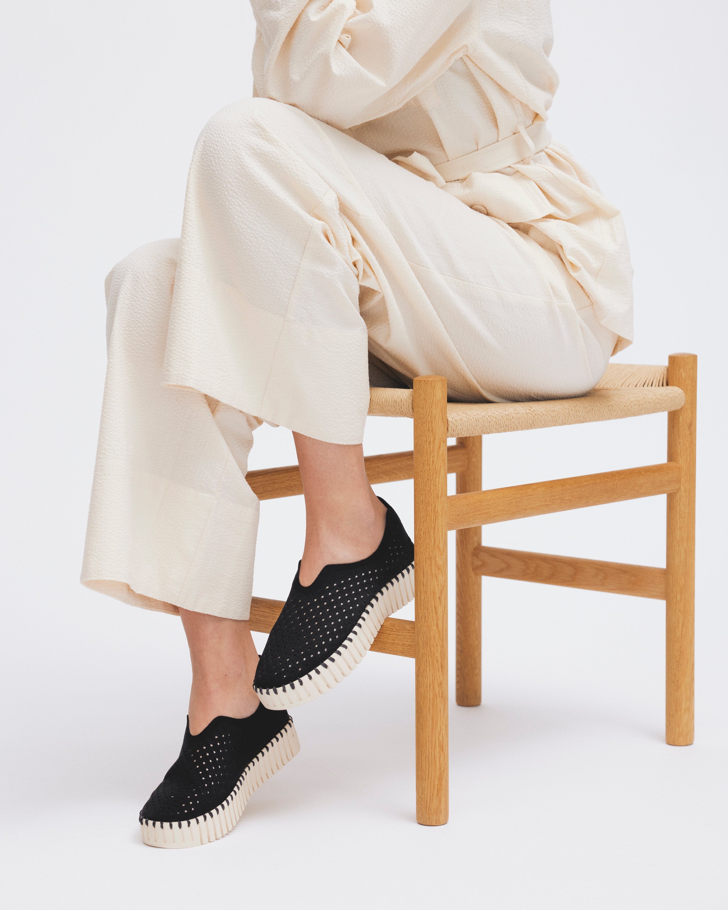 Tulip Shoe - Platform Black