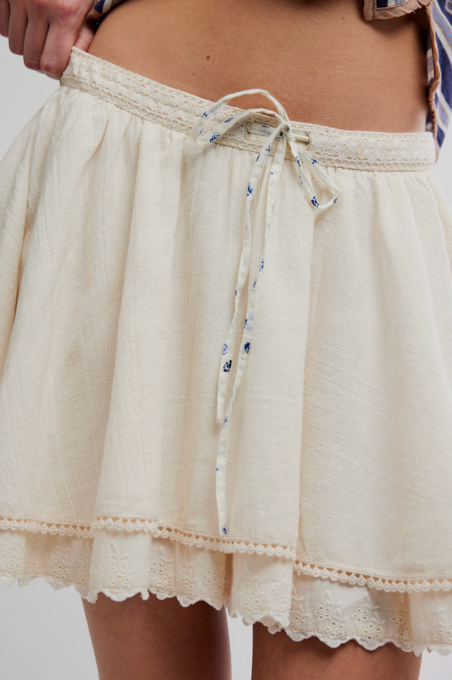 Lady Tulip Mini Skirt - Tea