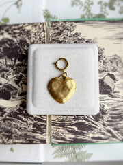 Queen of Hearts Charm - Hen and Bear