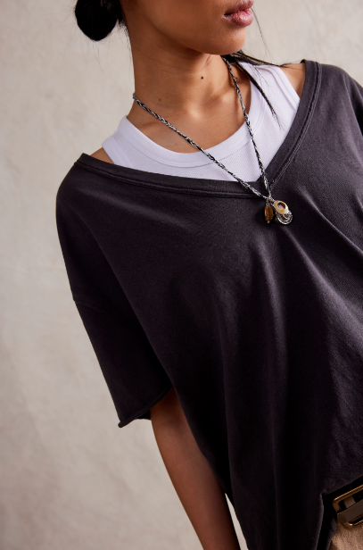 Nina Tee V - Black