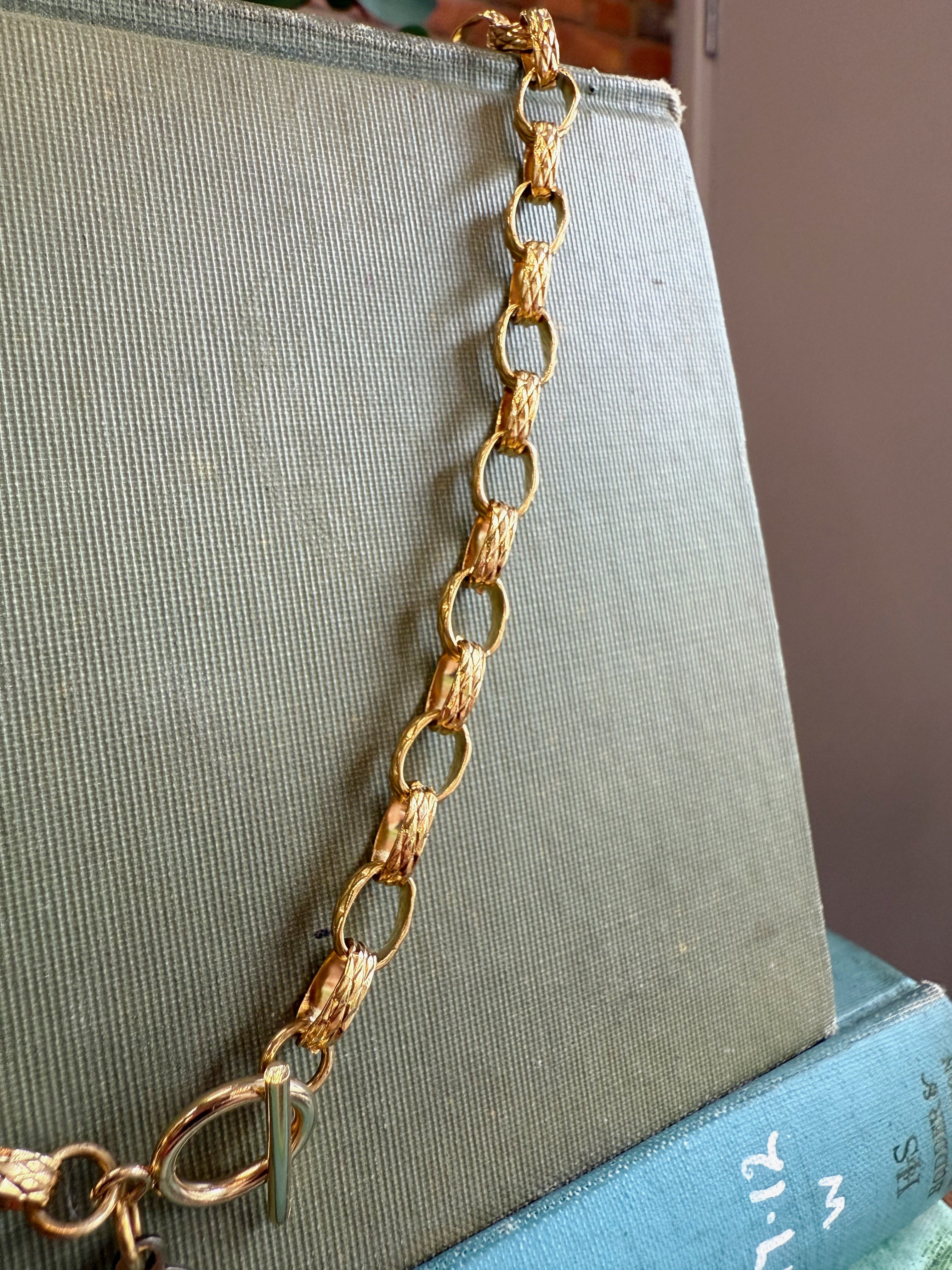 Britt Chain Necklace - Hen and Bear