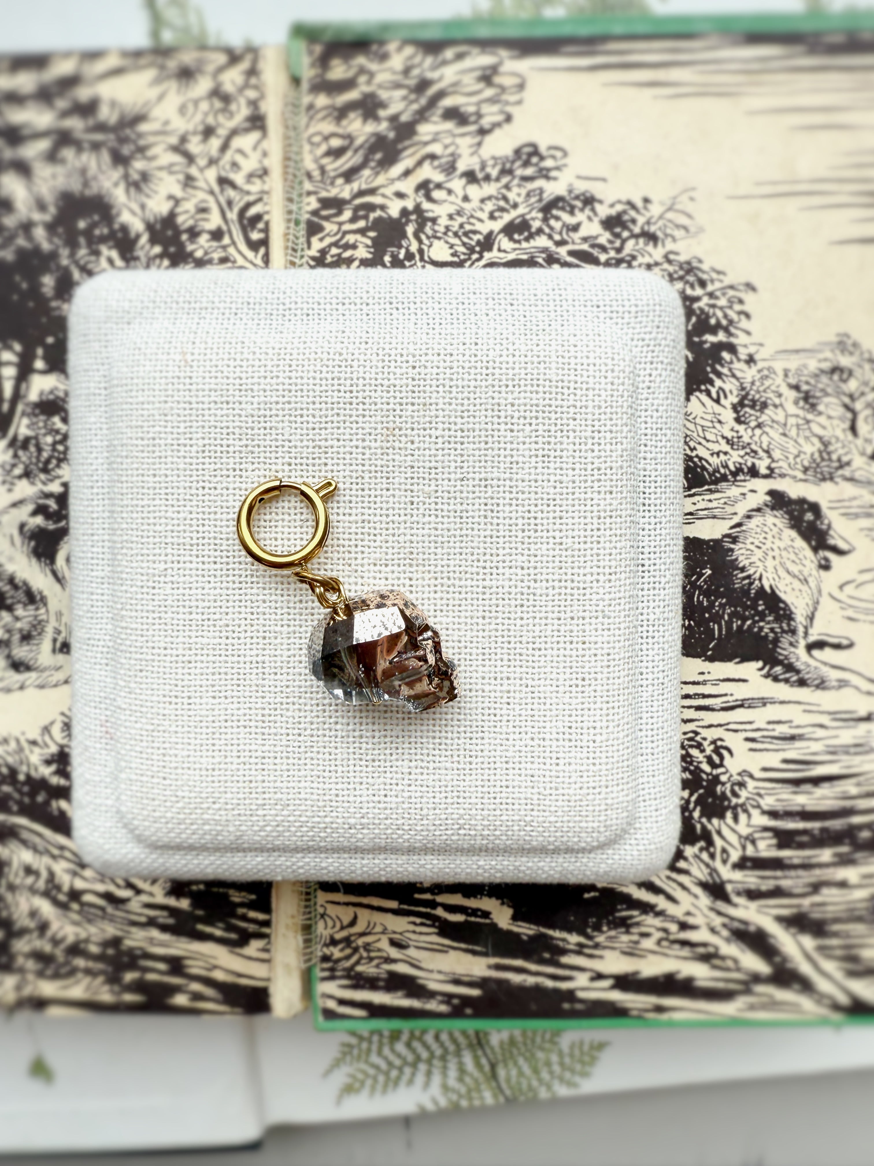 Yorik Swarovski Charm - Hen and Bear