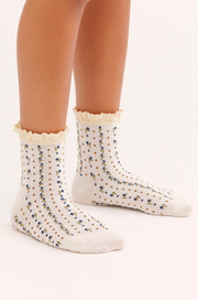 Rosebud Waffle Socks - Ivory